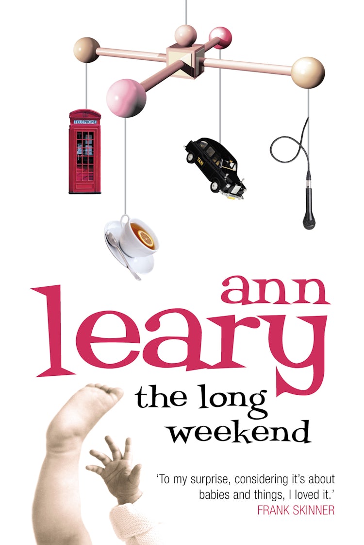 Cover image for The Long Weekend: A Surprised American Mother In England Large Print, isbn: 9780007240098