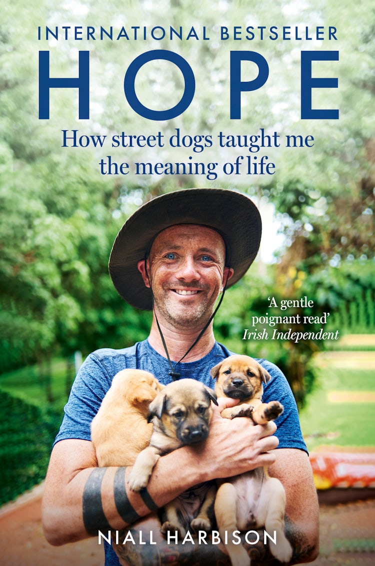 Cover image for Hope – How Street Dogs Taught Me the Meaning of Life: Featuring Rodney, McMuffin and King Whacker, isbn: 9780008627225