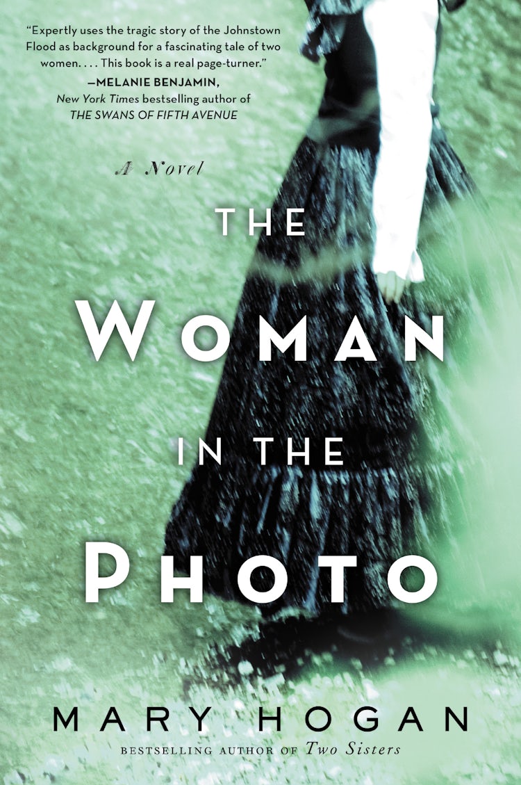 Cover image for The Woman in the Photo, isbn: 9780062386946