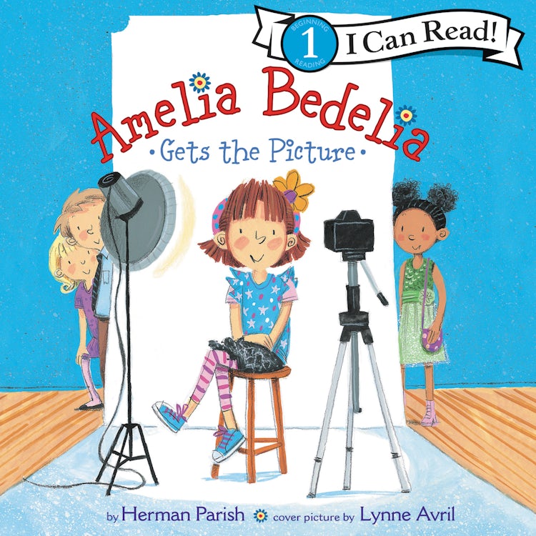 Cover image for Amelia Bedelia Gets the Picture, isbn: 9780063030381