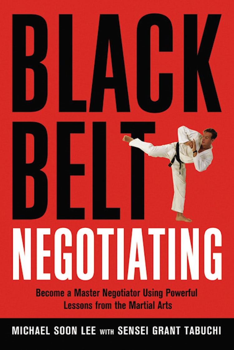 Cover image for Black Belt Negotiating: Become A Master Negotiator Using Powerful Lessons From The Martial Arts, isbn: 9780814474617