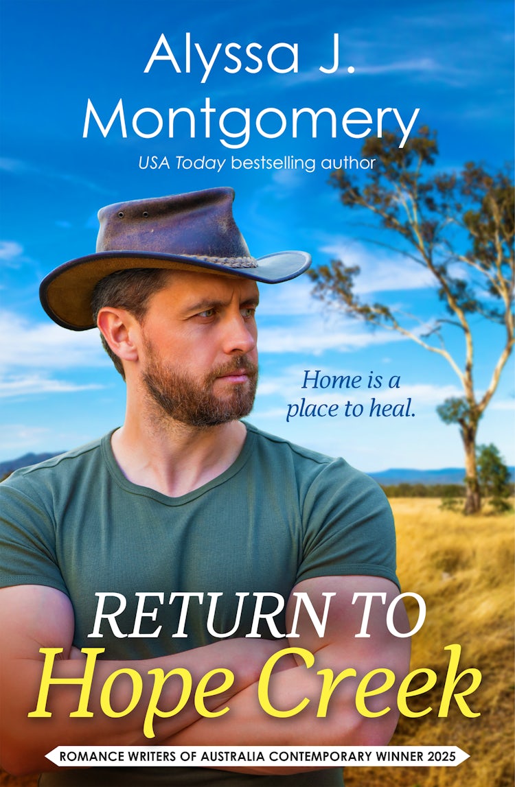 Cover image for Return to Hope Creek: Winner of the 2025 Romantic Book of the Year (RUBY) Award in the Contemporary Long category, isbn: 9781038912640