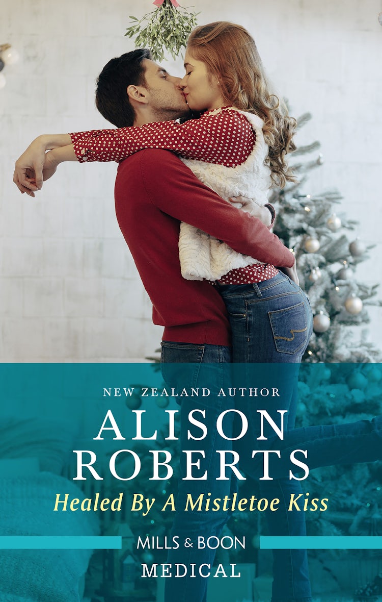 Cover image for Healed By A Mistletoe Kiss [Large Print], isbn: 9781038918666