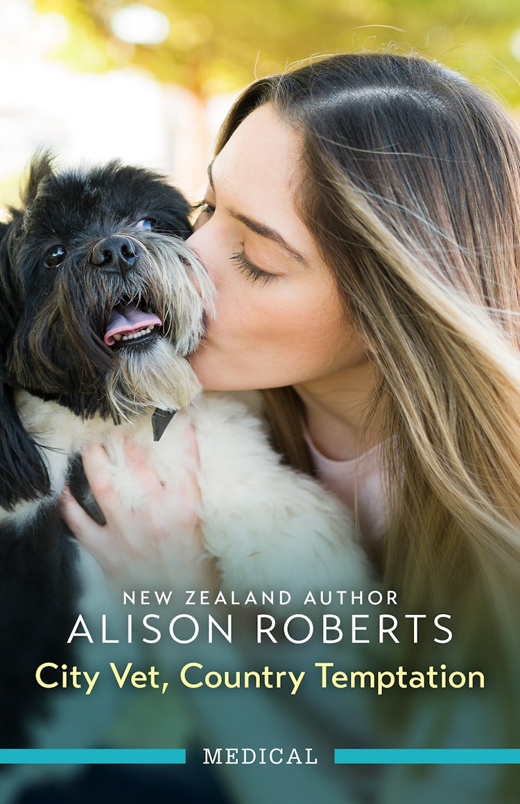 Cover image for City Vet, Country Temptation, isbn: 9781038941459