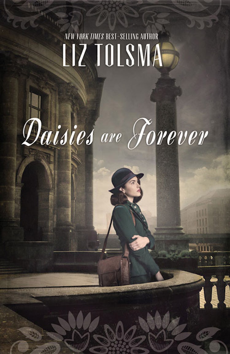 Cover image for Daisies Are Forever, isbn: 9781401689124