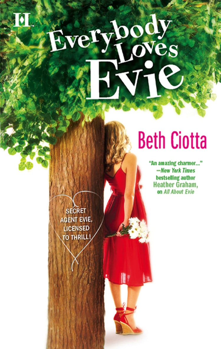 Cover image for Everybody Loves Evie, isbn: 9781460812907