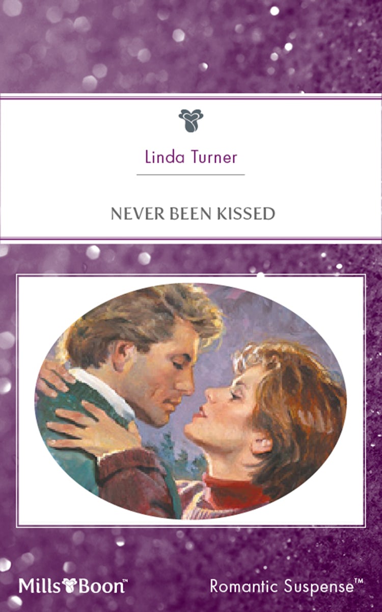Cover image for Never Been Kissed, isbn: 9781460842508