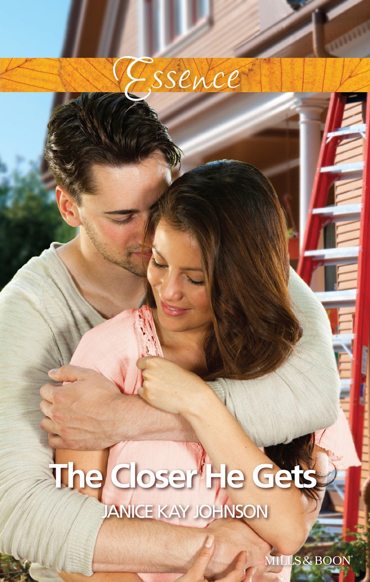 Cover image for The Closer He Gets, isbn: 9781489207814