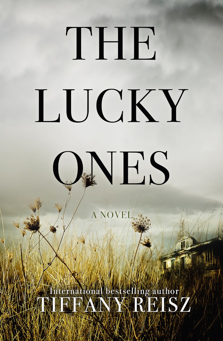 Cover image for The Lucky Ones, isbn: 9781489250629