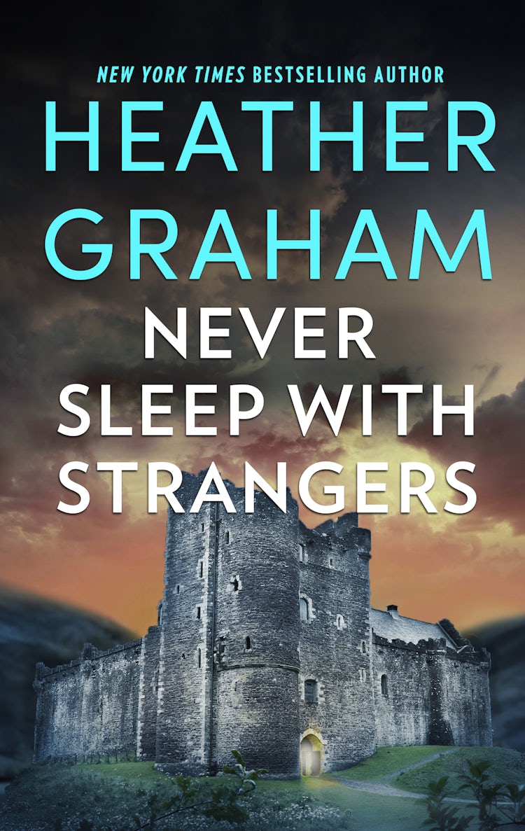 Cover image for Never Sleep With Strangers, isbn: 9781743697702