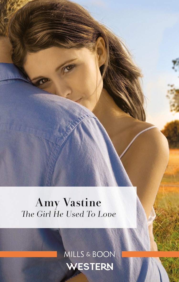 Cover image for The Girl He Used to Love, isbn: 9781867221241