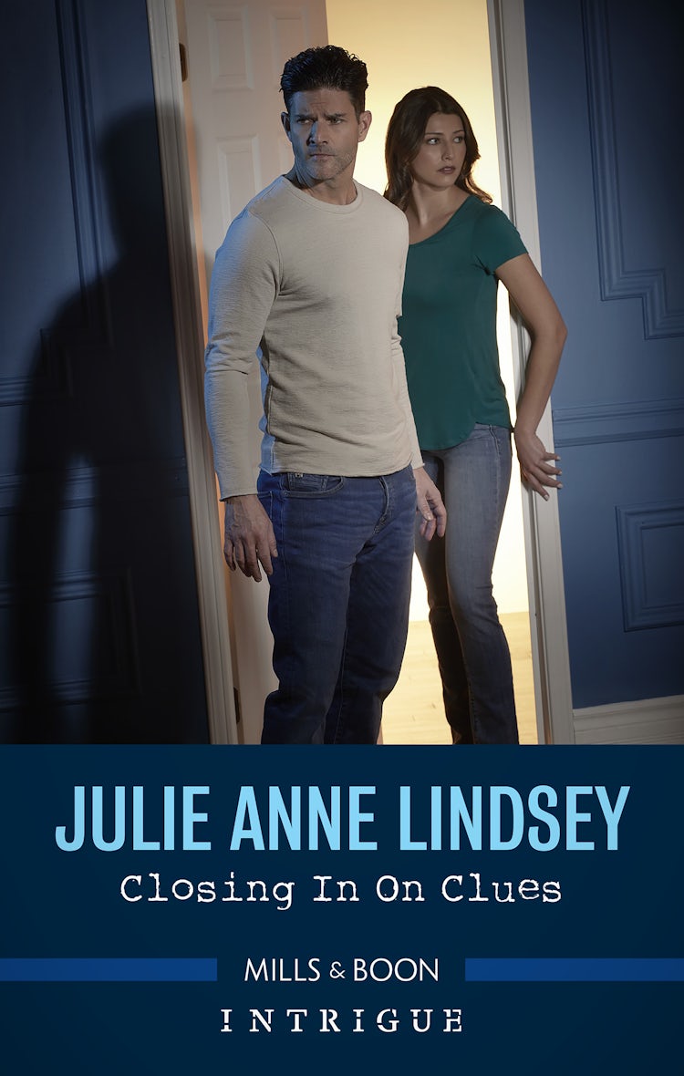 Cover image for Closing In On Clues, isbn: 9781867298977